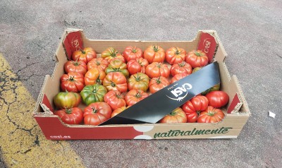 Foto Pomodoro Costoluto Calibro GG Origine Spagna Marchio Naturalmente 1